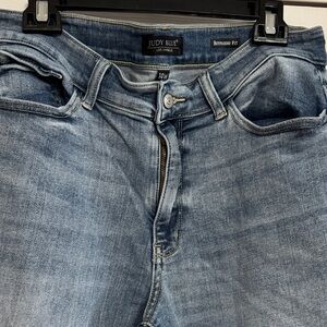 Judy Blue women’s Light Blue Relaxed Jeans